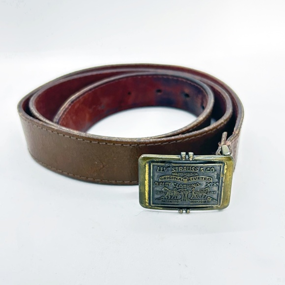 Vintage Levi's brown leather belt with brass buckle, 39" Unisex - Picture 1 of 6